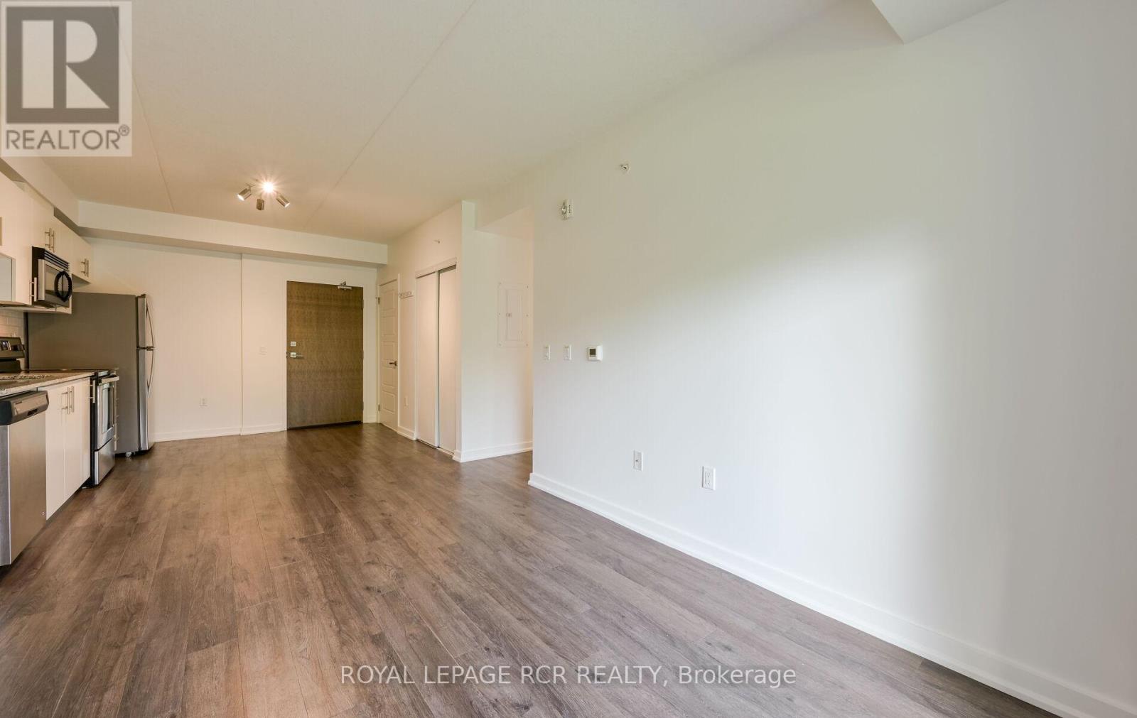 #LL02 25 KAY CRESCENT - 9