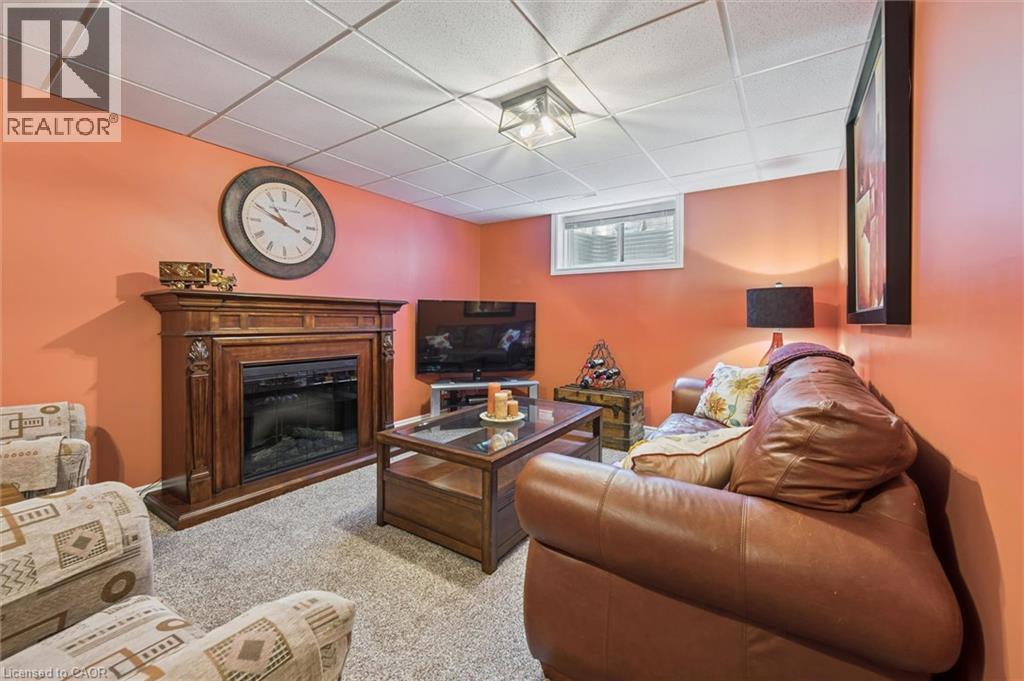 235 SPENCER Drive - 19