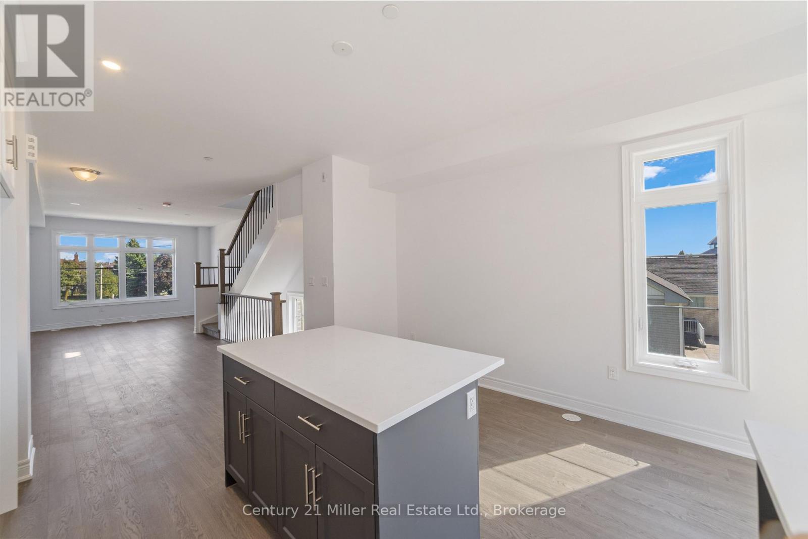 #42 2140 TRAFALGAR ROAD - 10