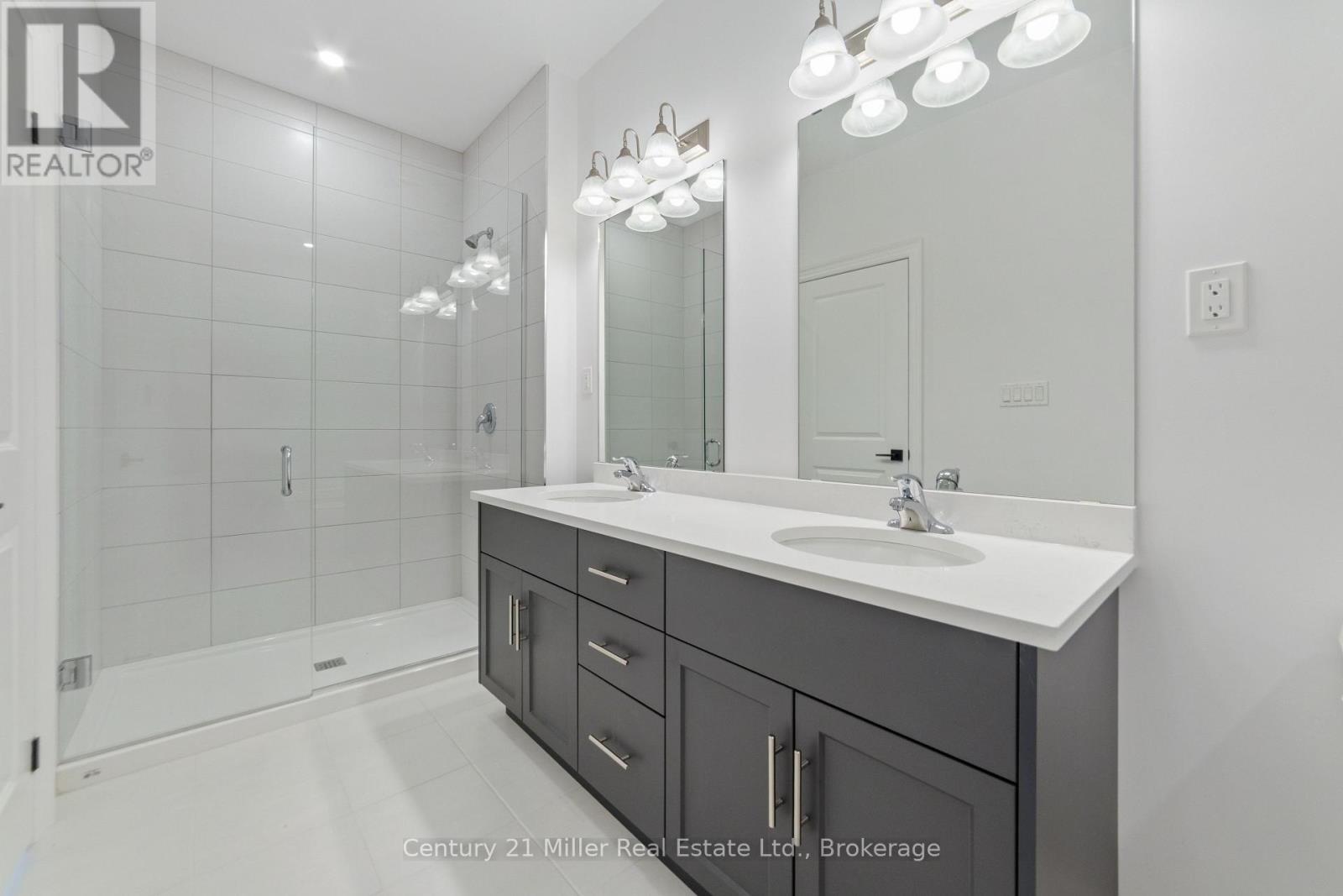 #42 2140 TRAFALGAR ROAD - 29