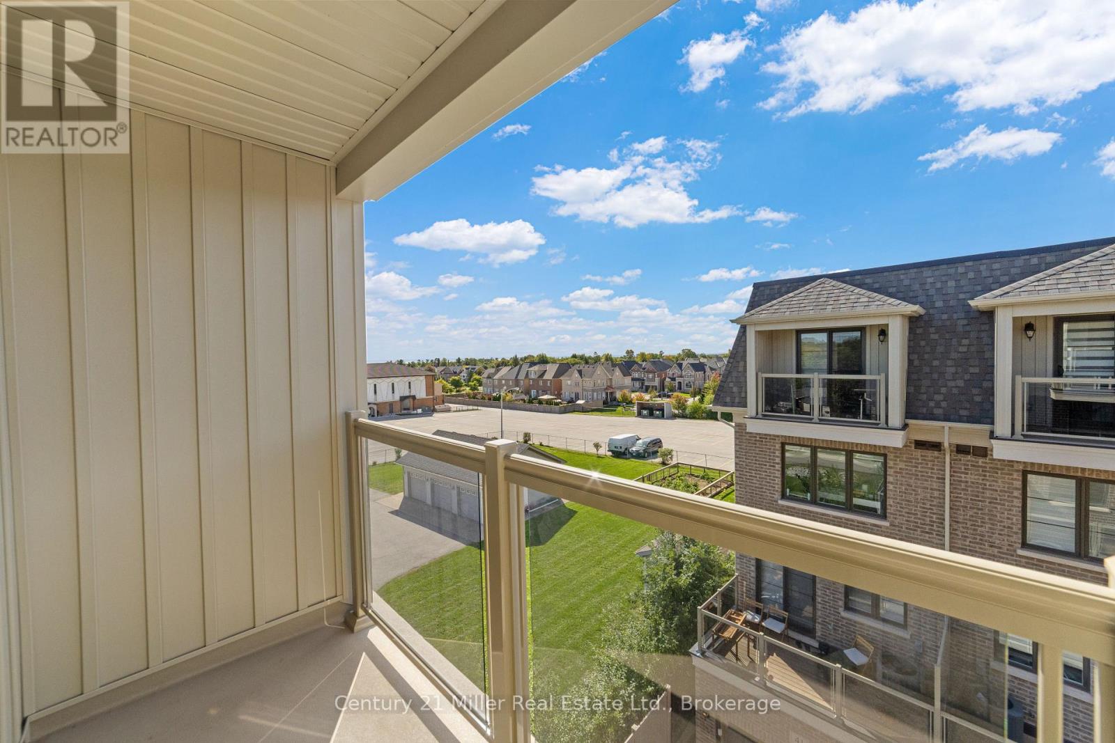 #42 2140 TRAFALGAR ROAD - 27