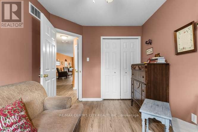463 EXMOUTH CIRCLE - 5