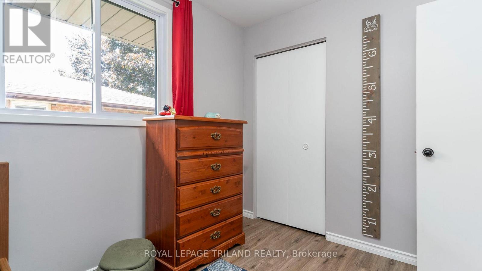 27 PATIENCE CRESCENT - 22