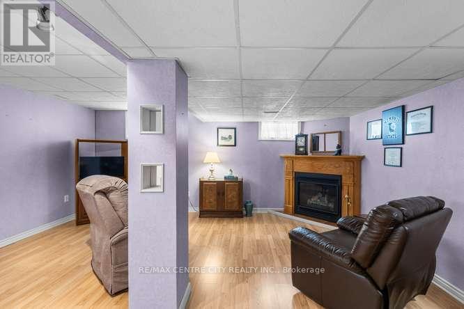 463 EXMOUTH CIRCLE - 25