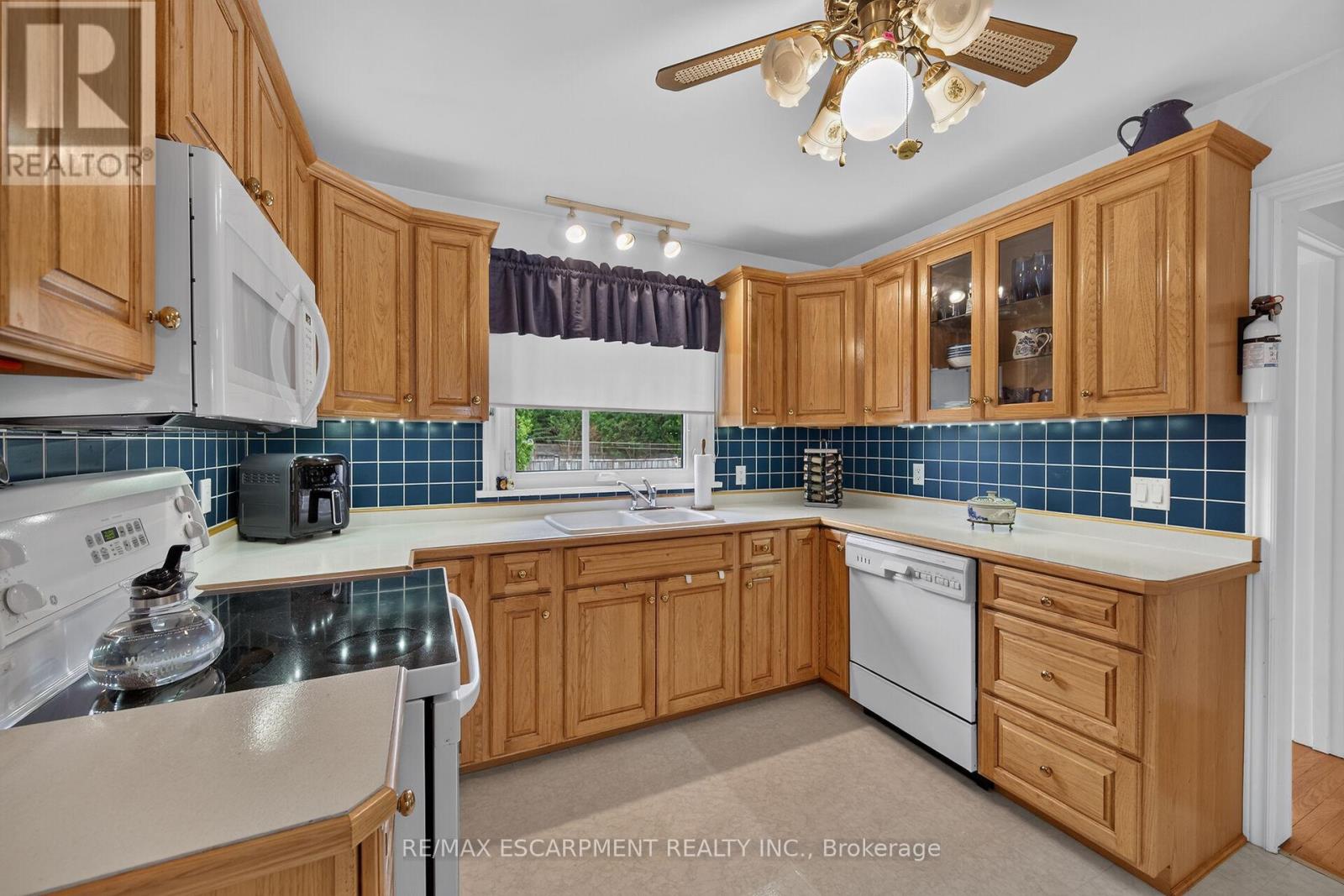511 FIDDLERS GREEN ROAD - 17