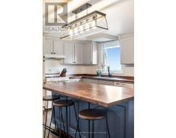 13965 Loyalist Parkway, Prince Edward County, ON K0K2T0 Photo 12