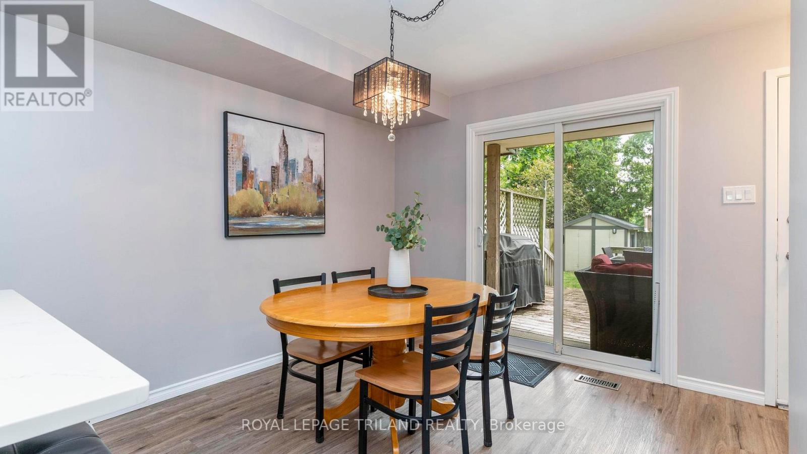 27 PATIENCE CRESCENT - 17