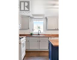 13965 Loyalist Parkway, Prince Edward County, ON K0K2T0 Photo 13