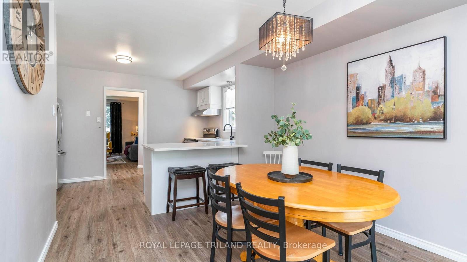 27 PATIENCE CRESCENT - 18