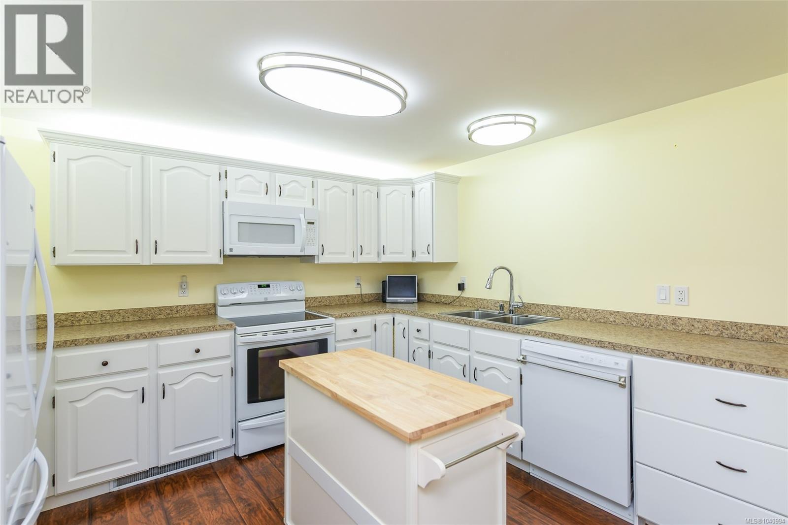 635 Pritchard Rd - 12