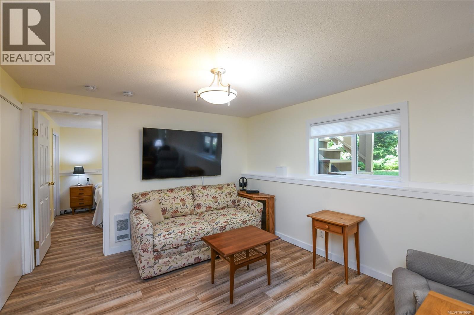 635 Pritchard Rd - 33