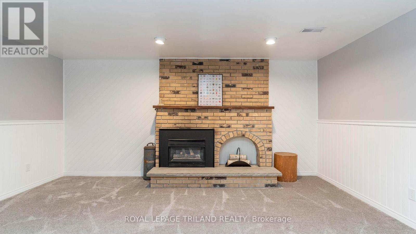 27 PATIENCE CRESCENT - 31