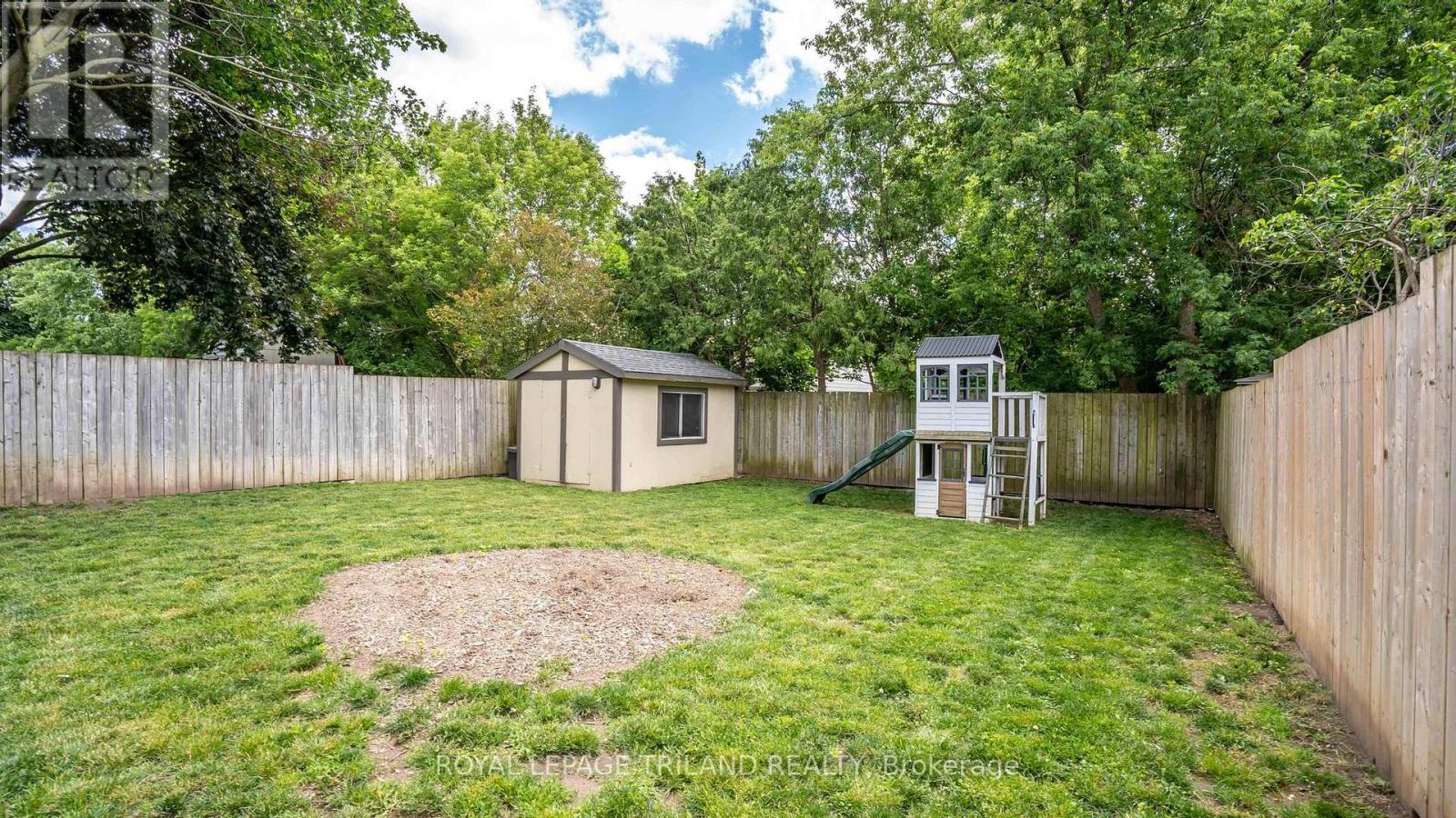 27 PATIENCE CRESCENT - 39