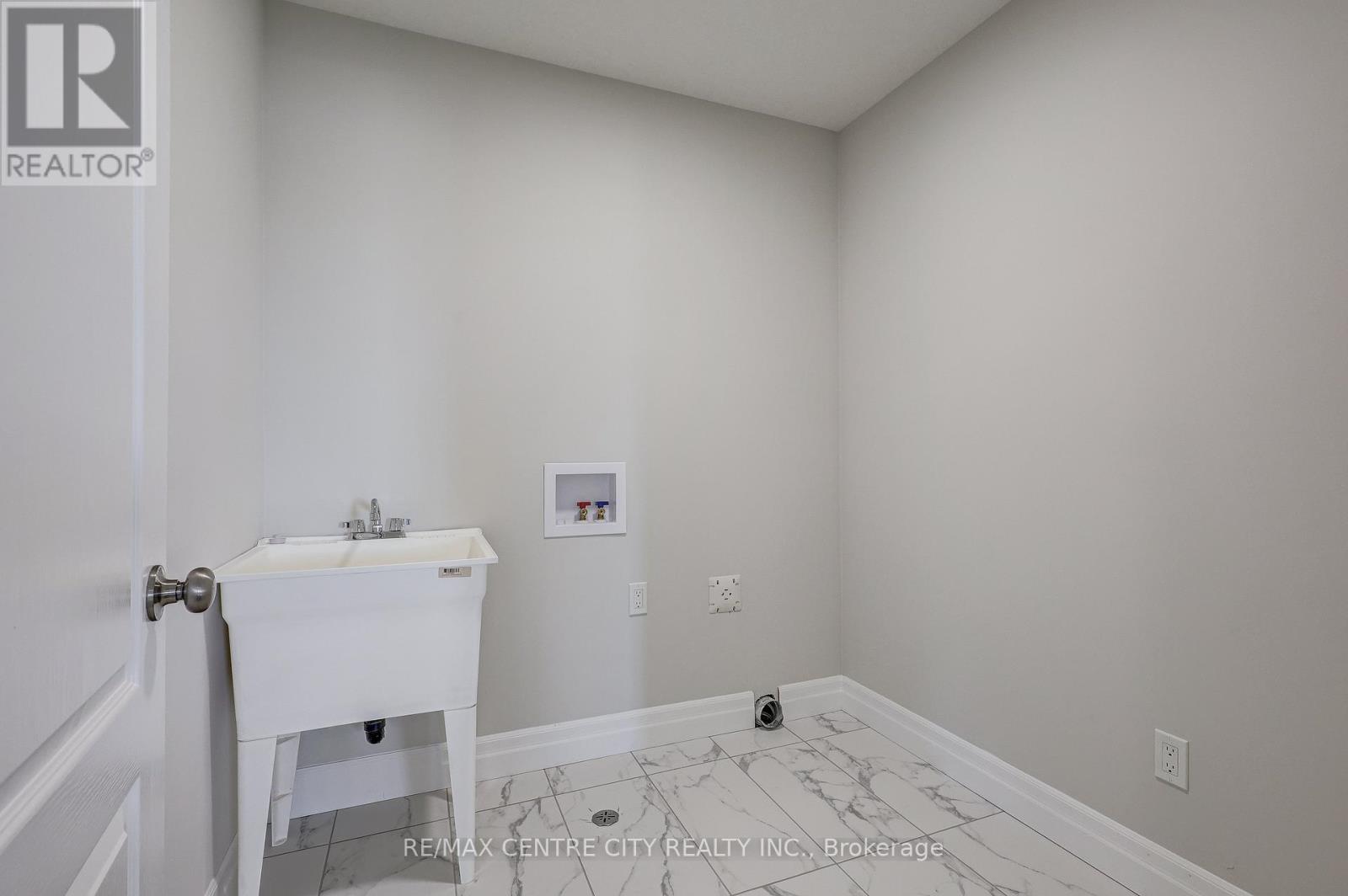 58 ASPEN PARKWAY - 26