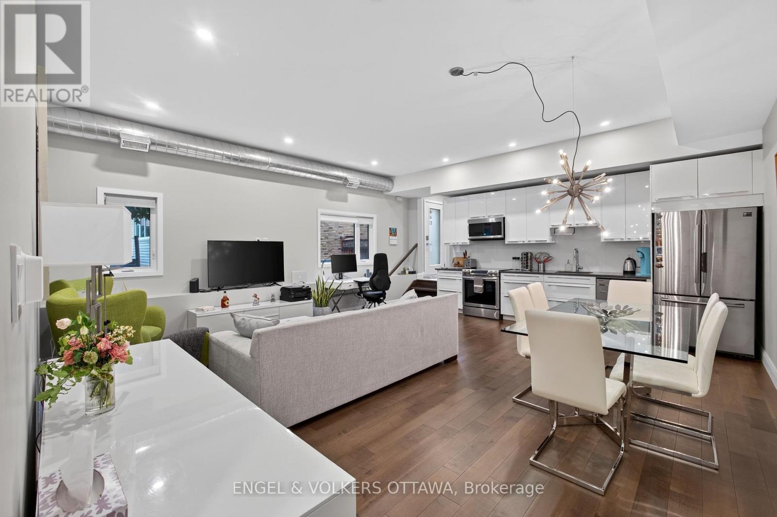 2 Bed, 1 Bath Multi-Family for Rent in Ottawa – D – 44 BYRON AVENUE, Ottawa – MLS# X13475724 - Image 13