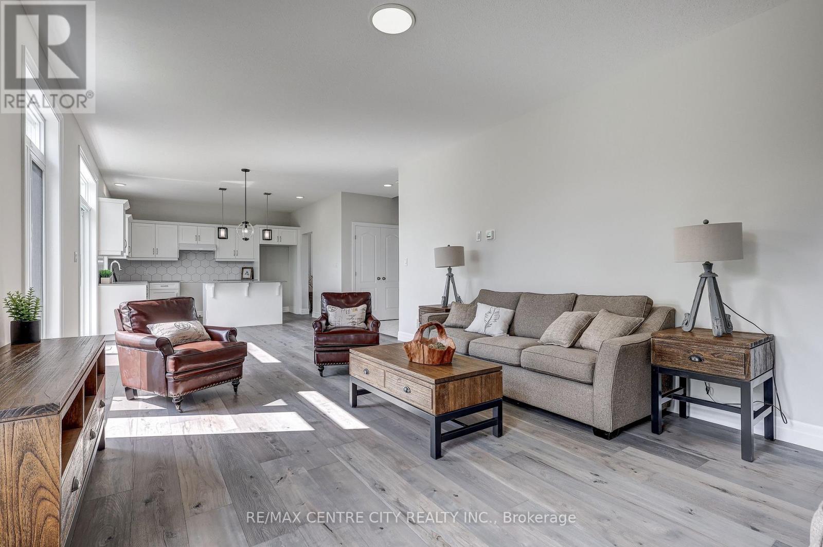 58 ASPEN PARKWAY - 23
