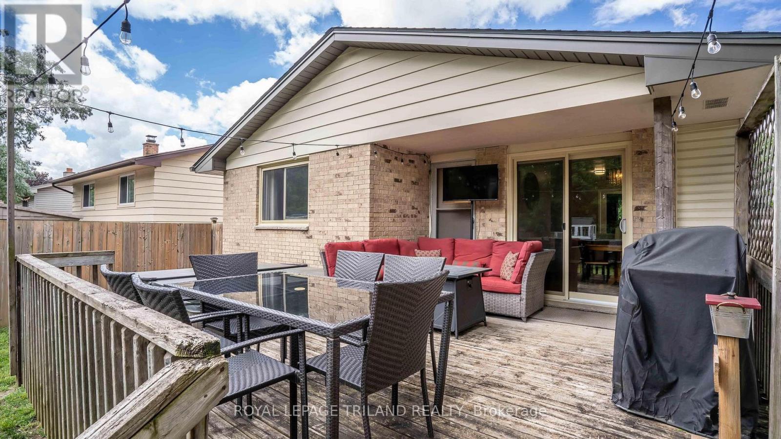 27 PATIENCE CRESCENT - 40