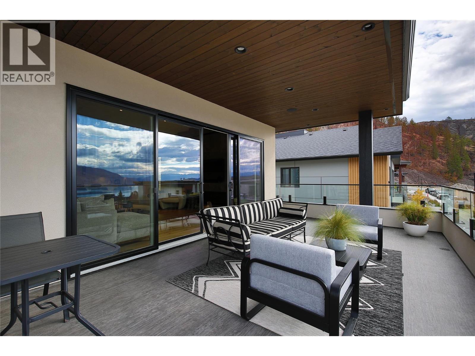  9839 Beacon Hill Crescent, Lake Country