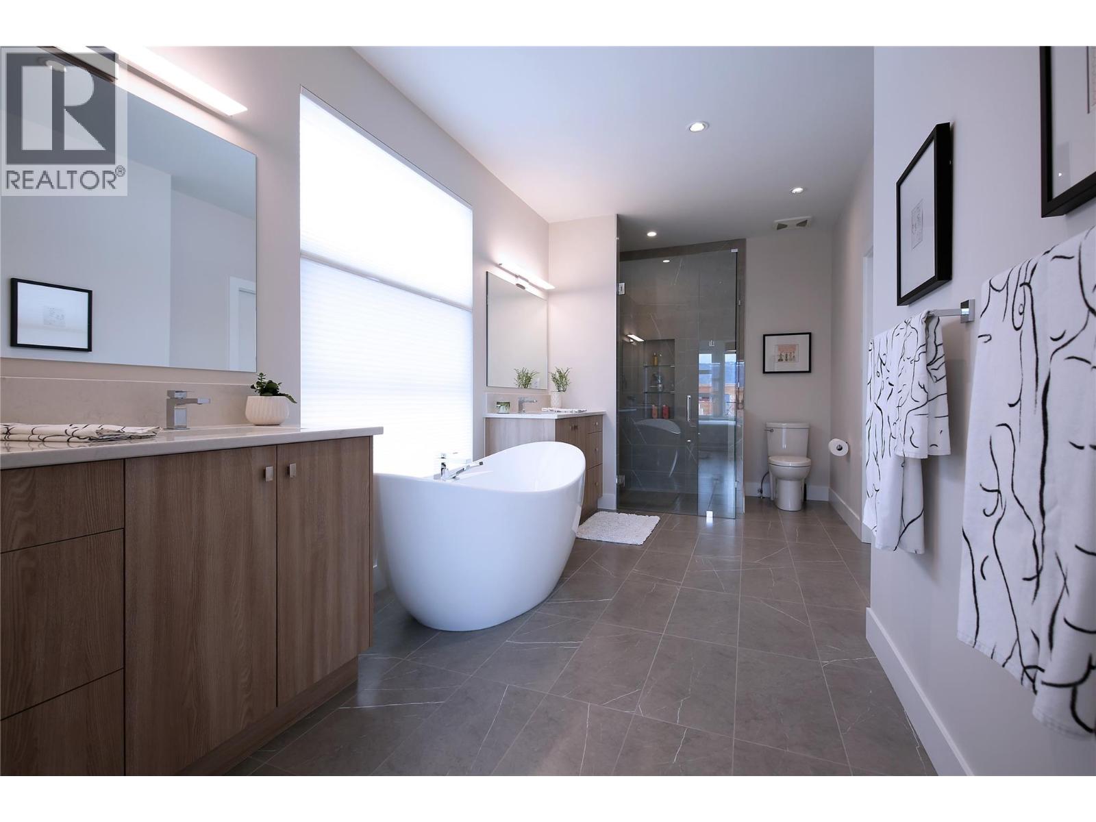  9839 Beacon Hill Crescent, Lake Country