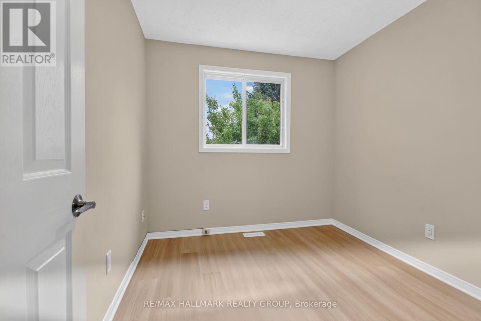 66 WOODGATE WAY - 32