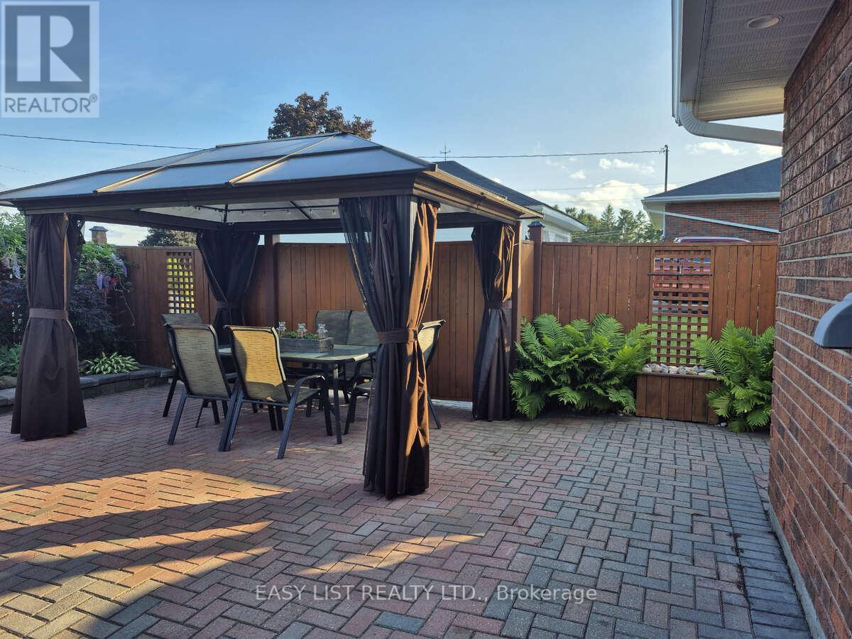 612 VIRGINIA STREET - 9