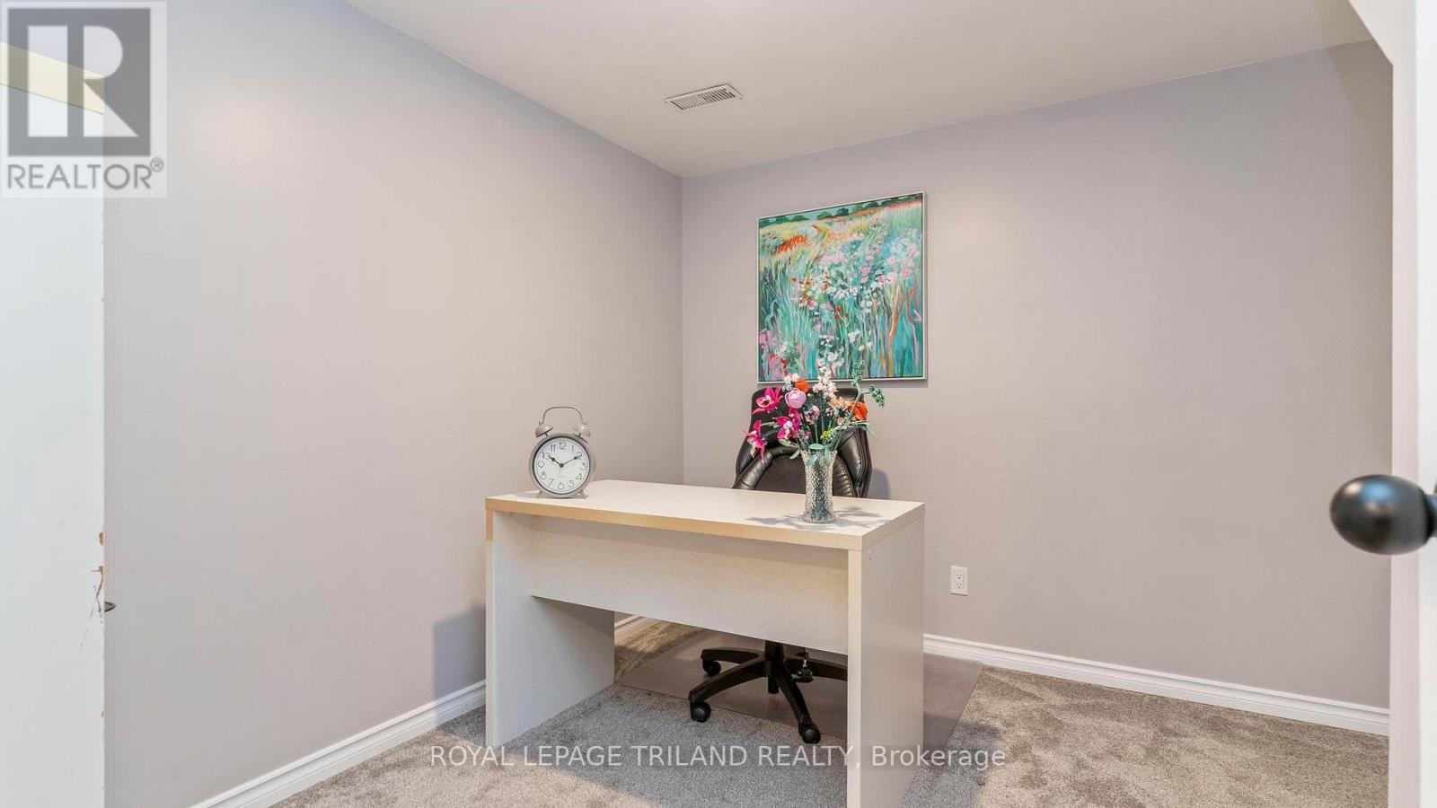 27 PATIENCE CRESCENT - 33