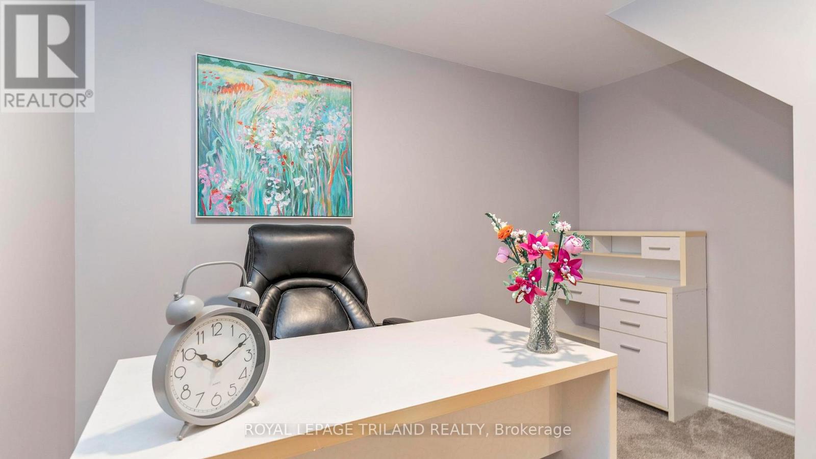 27 PATIENCE CRESCENT - 34