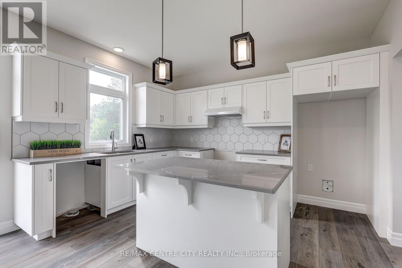 58 ASPEN PARKWAY - 14