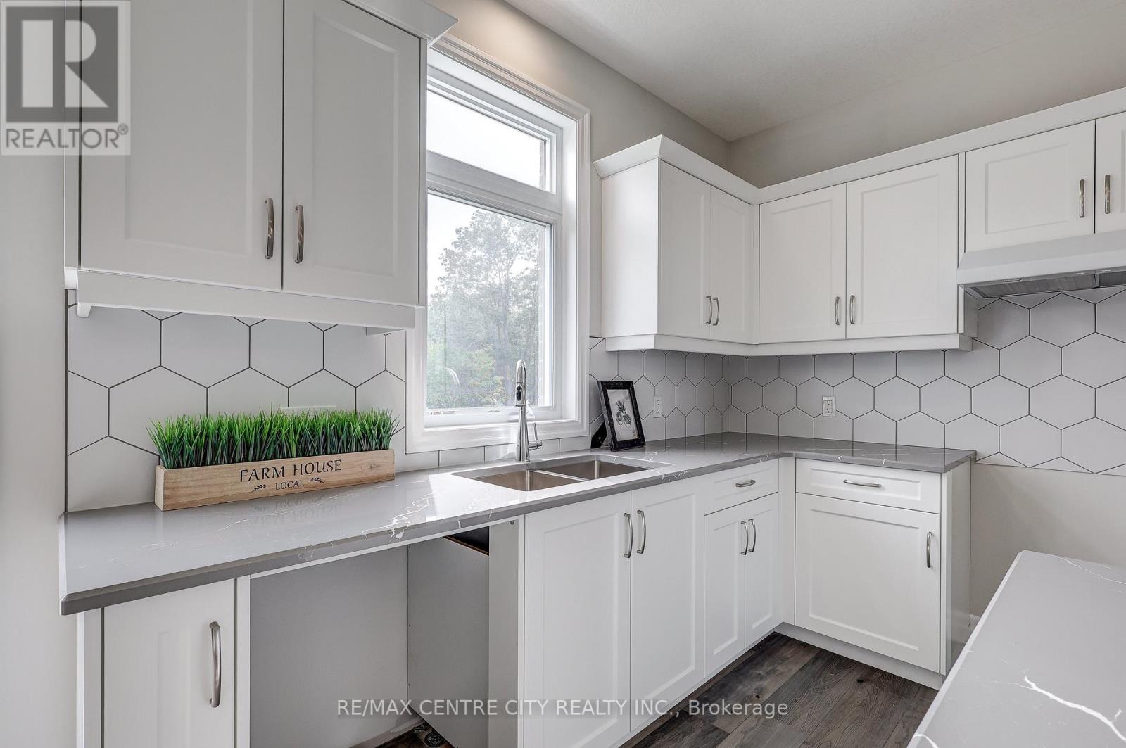 58 ASPEN PARKWAY - 15