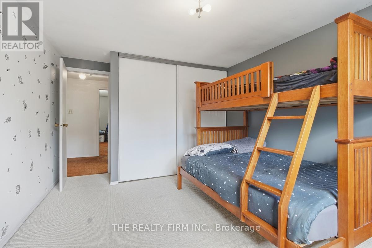 #32 159 SANDRINGHAM CRESCENT - 20