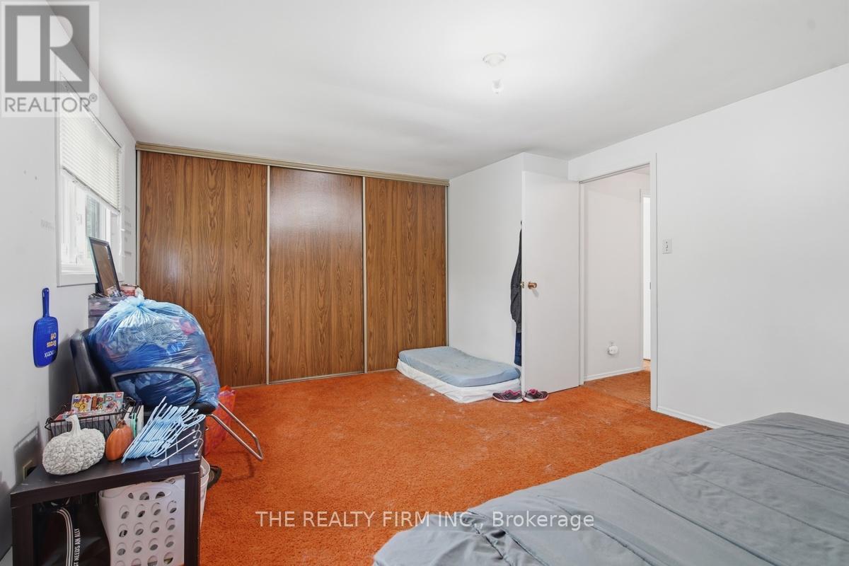 #32 159 SANDRINGHAM CRESCENT - 17