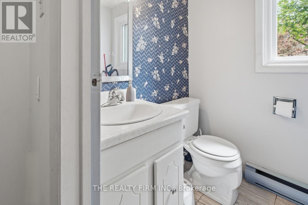 #32 159 SANDRINGHAM CRESCENT - 15