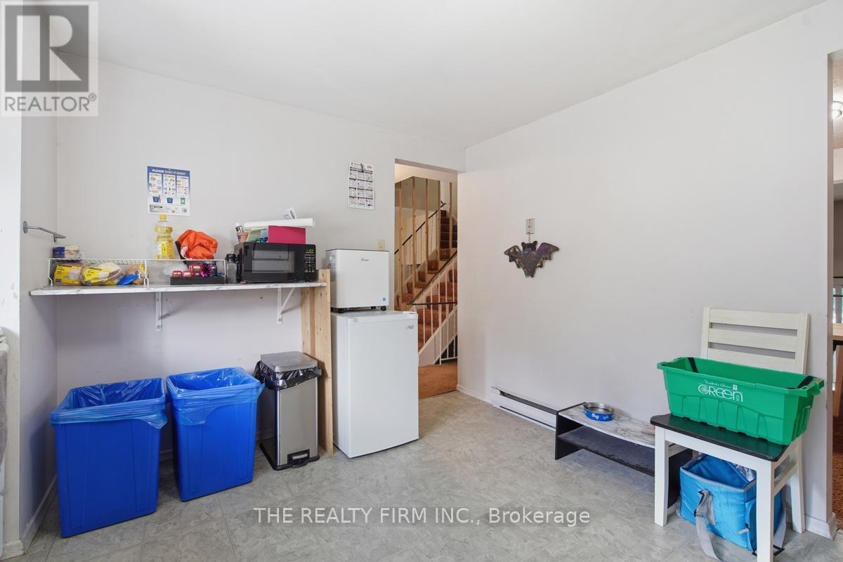 #32 159 SANDRINGHAM CRESCENT - 14