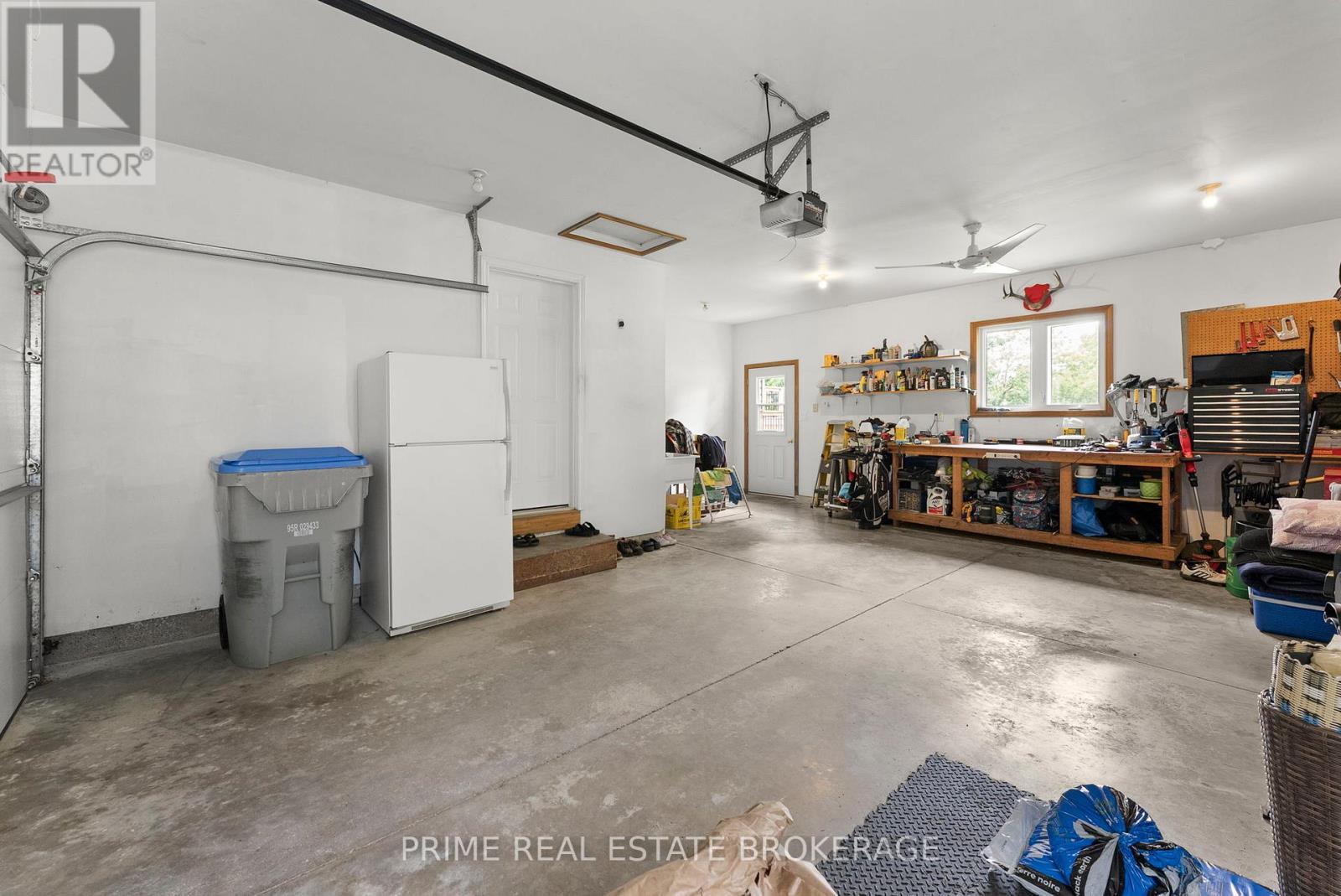 24 QUEEN STREET W - 36