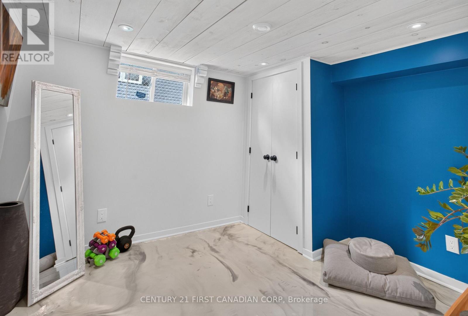 218 VANCOUVER STREET - 27