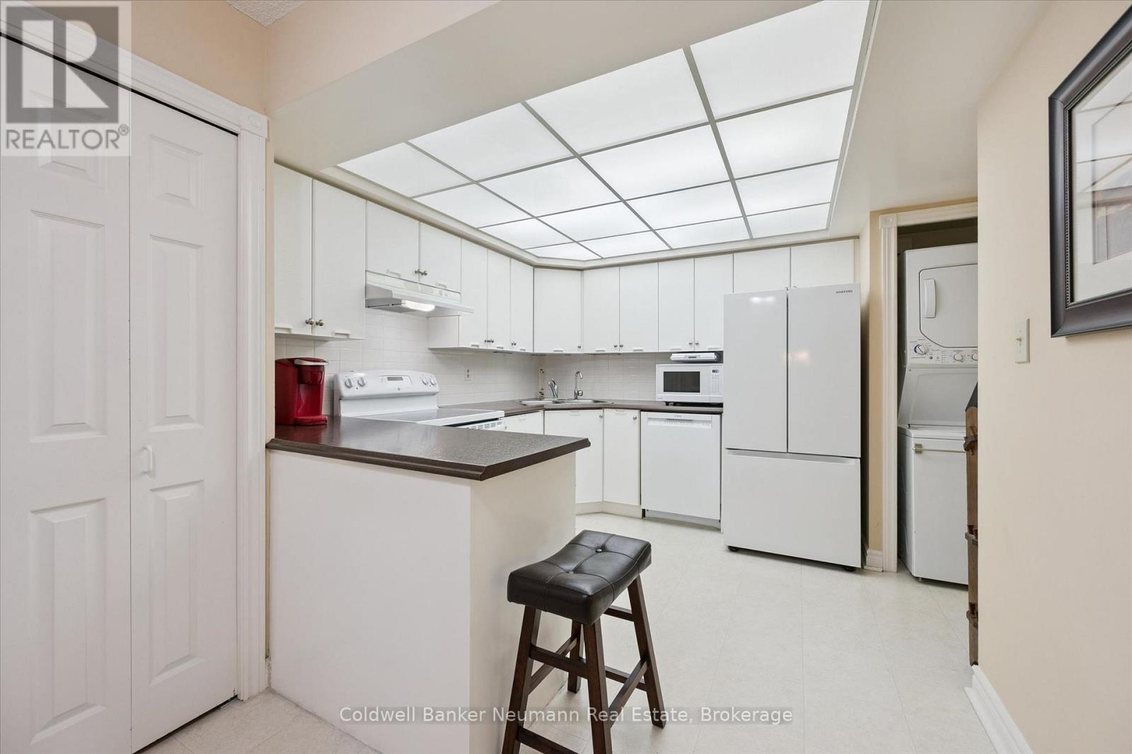 #1106 237 KING STREET W - 17