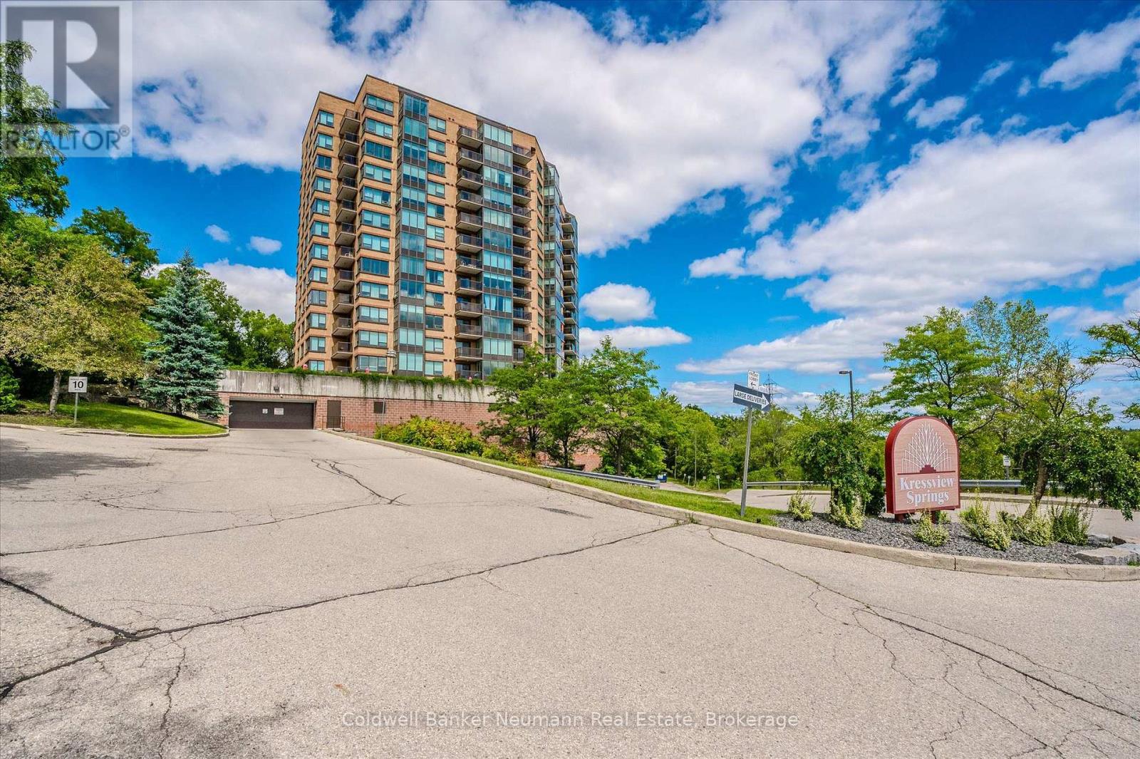 #1106 237 KING STREET W - 3