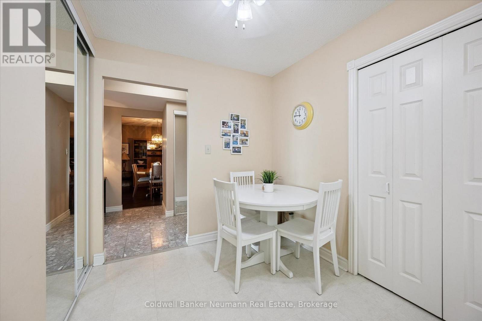 #1106 237 KING STREET W - 21
