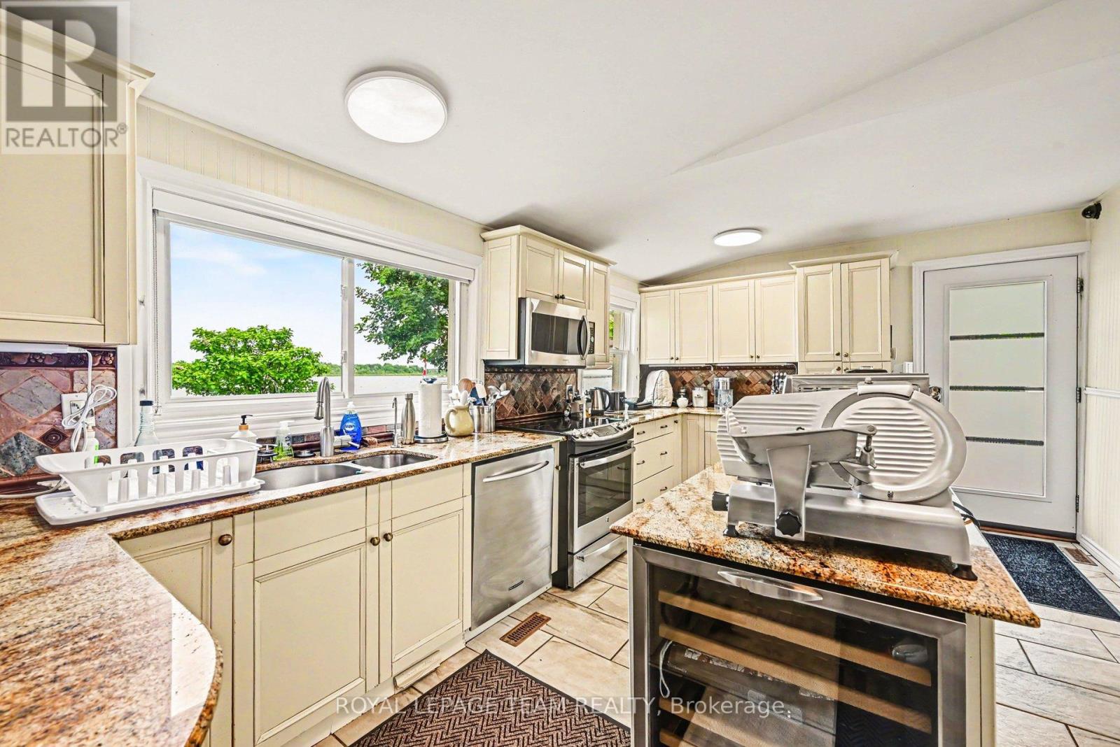 2466 FAIRMILE ROAD N - 14