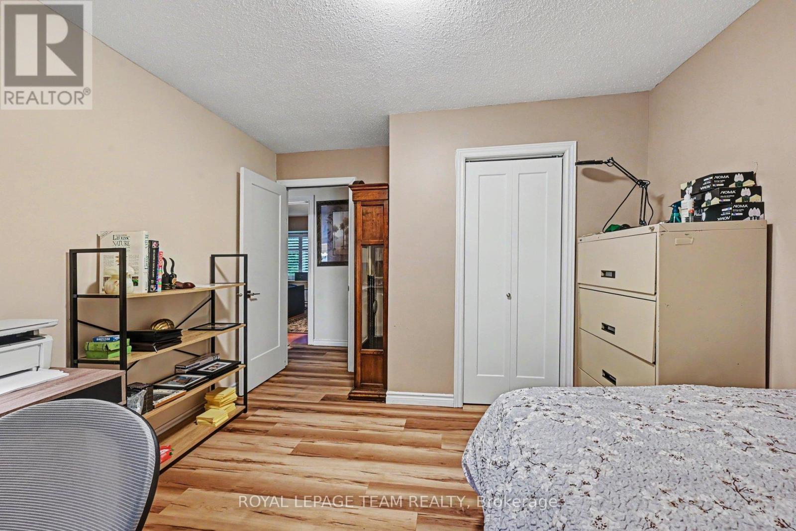 2466 FAIRMILE ROAD N - 22