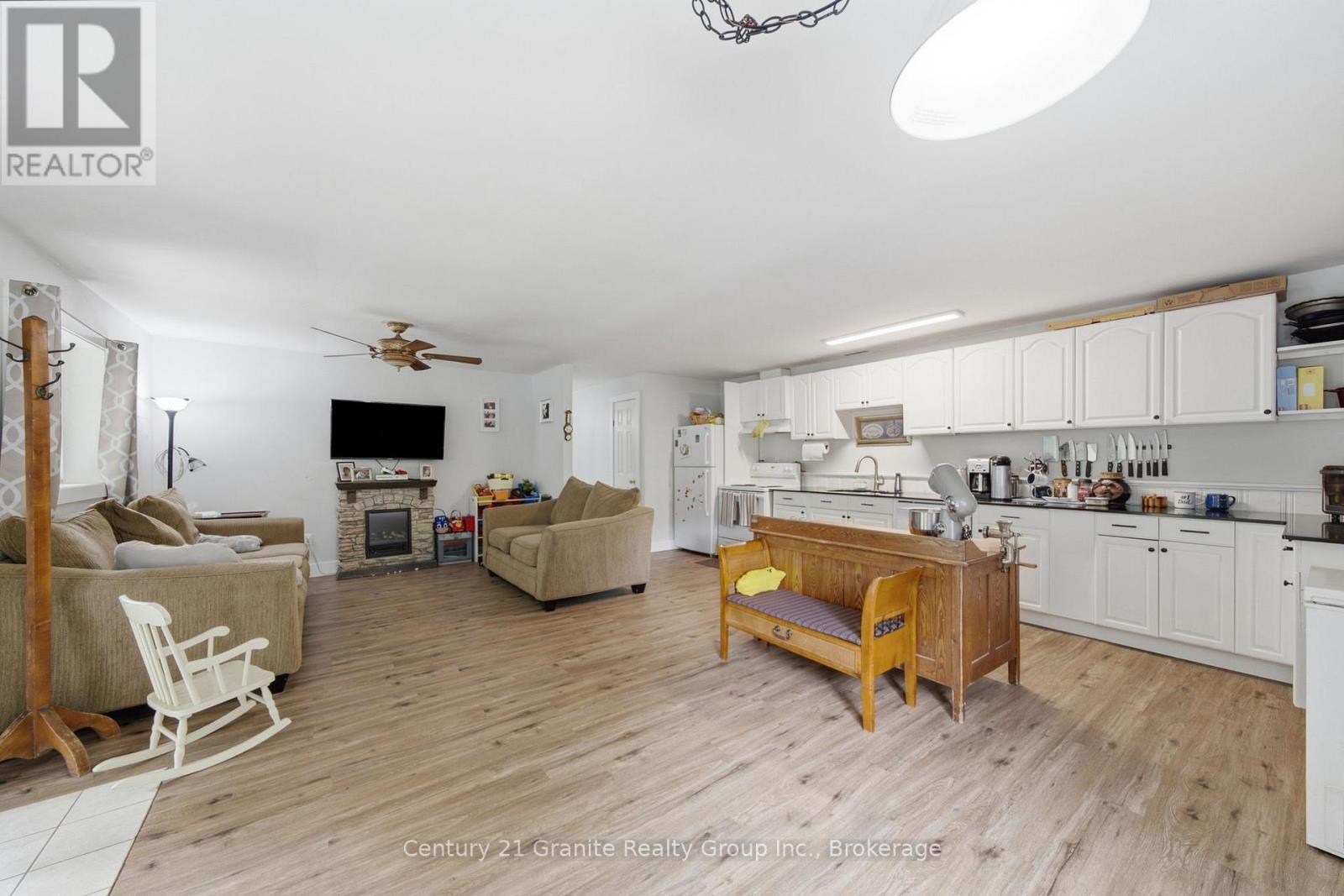 2427 NORTH SHORE ROAD - Image 9