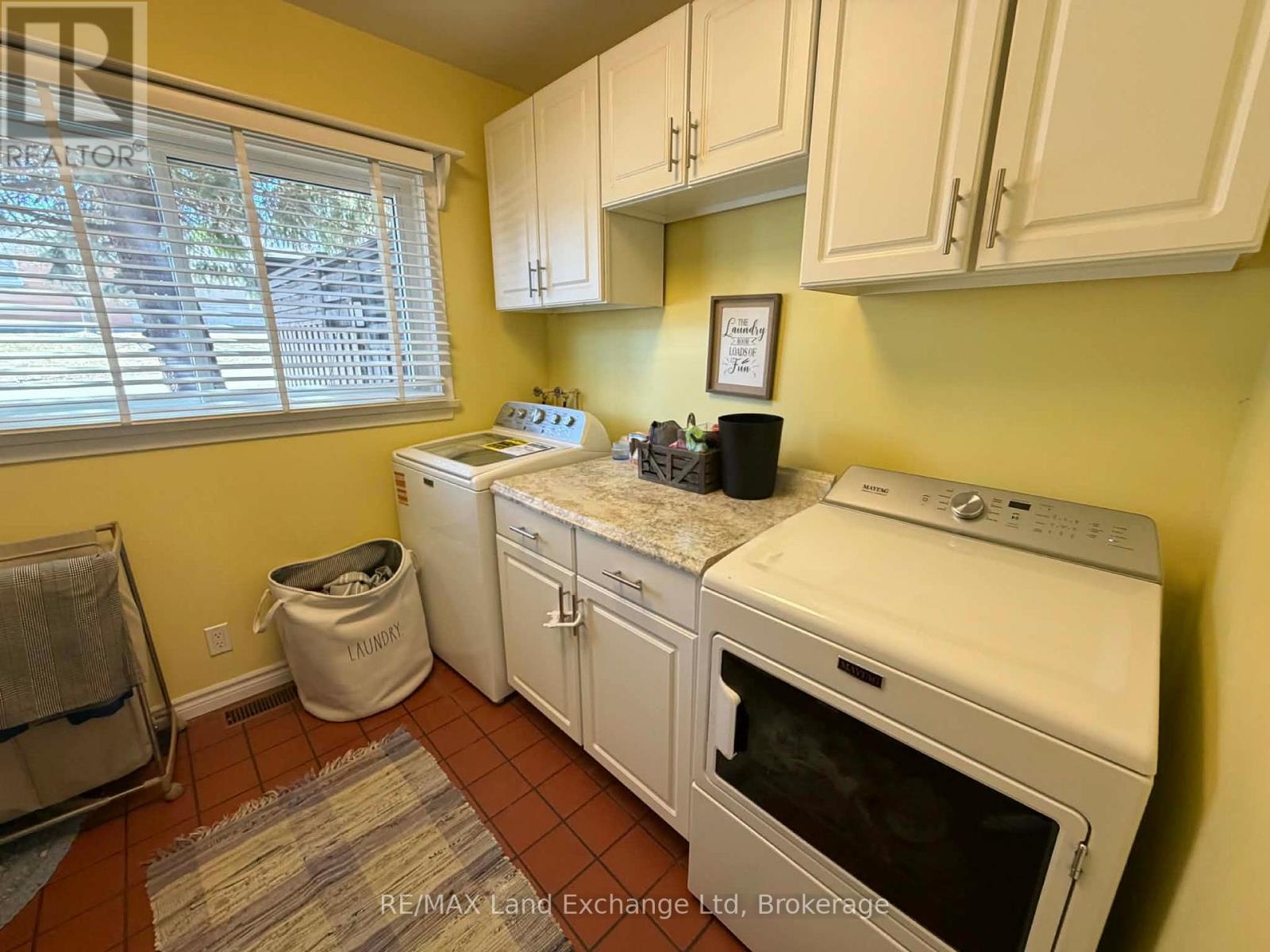 320 SUMMIT DRIVE - 16