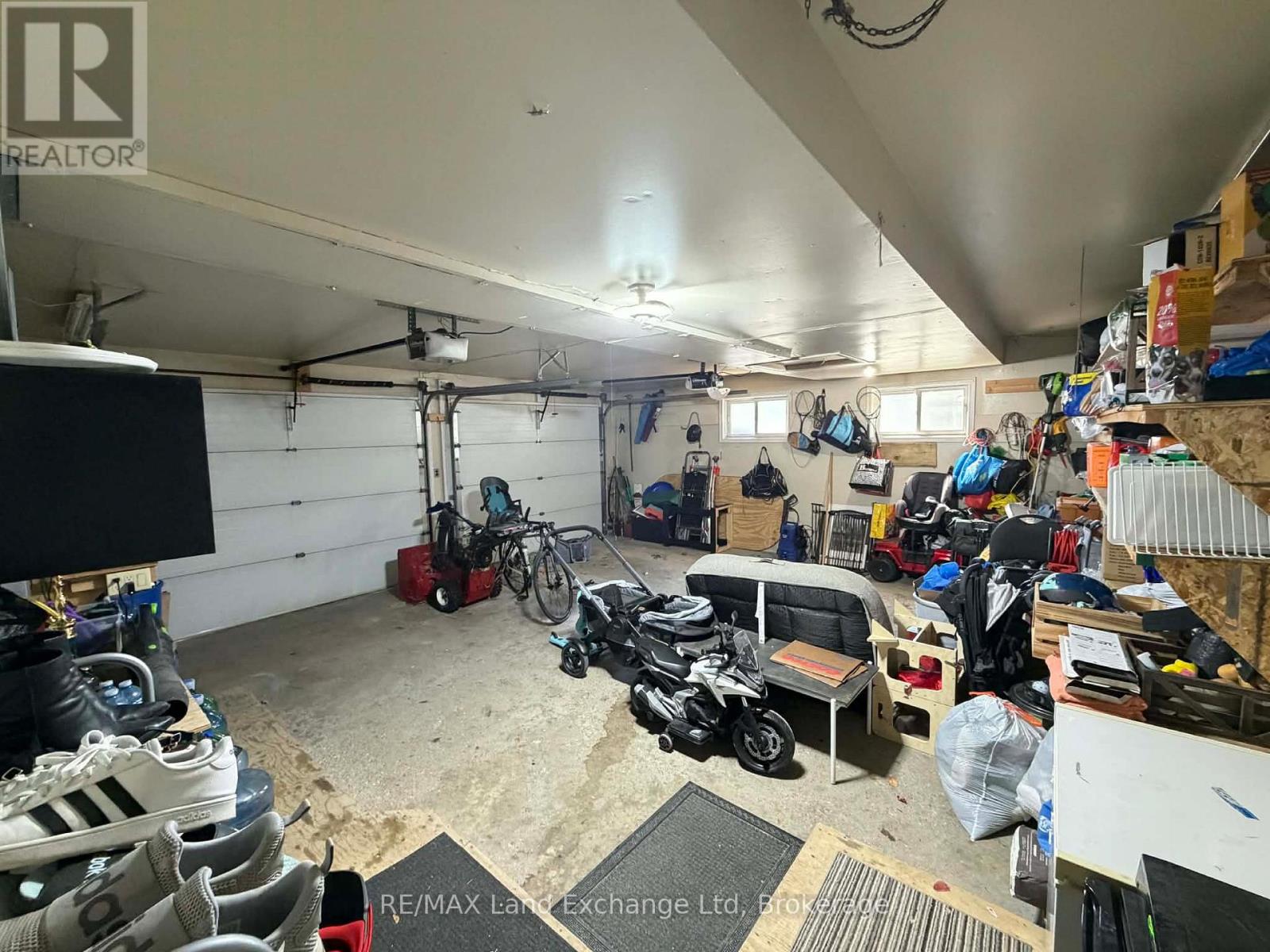 320 SUMMIT DRIVE - 36