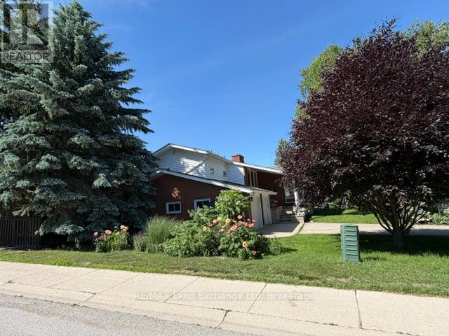 320 SUMMIT DRIVE - 38