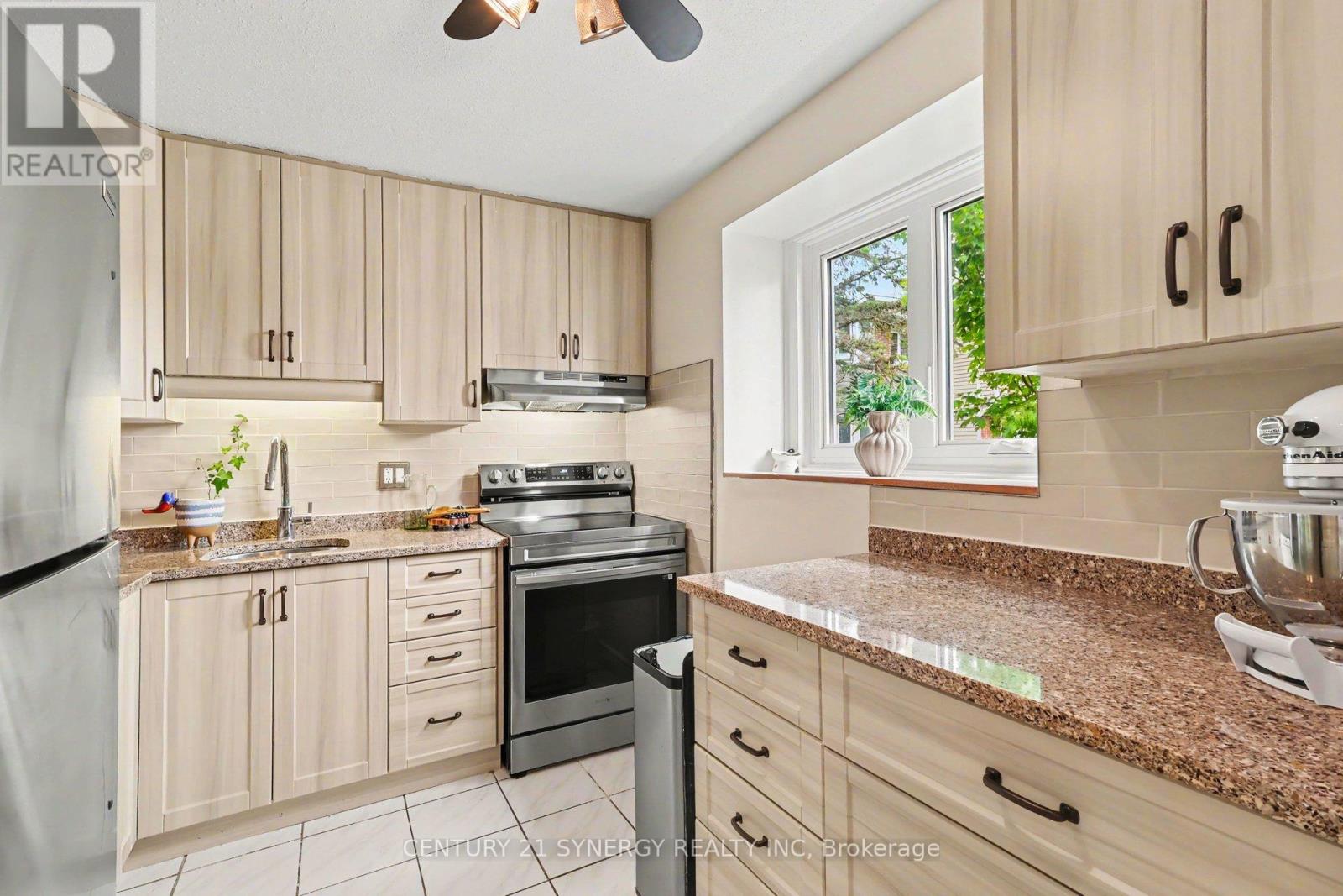 #C 1718 LAMOUREUX DRIVE - 12