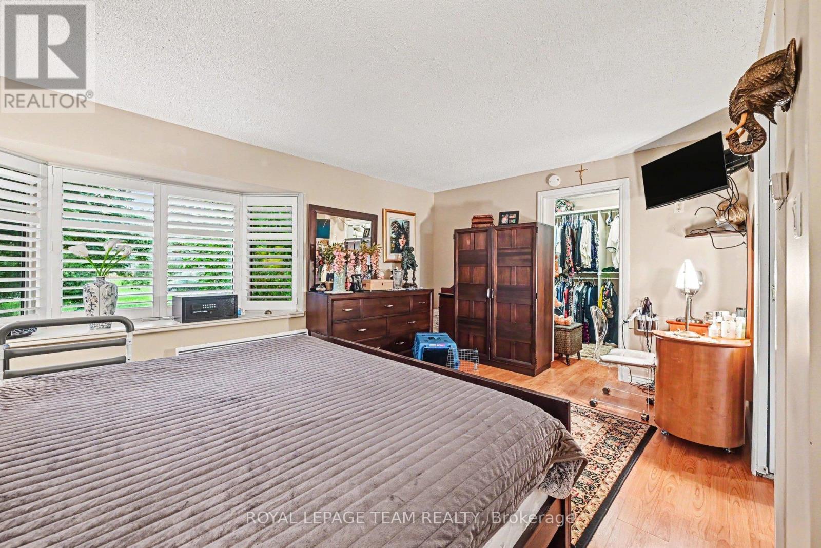 2466 FAIRMILE ROAD N - 24