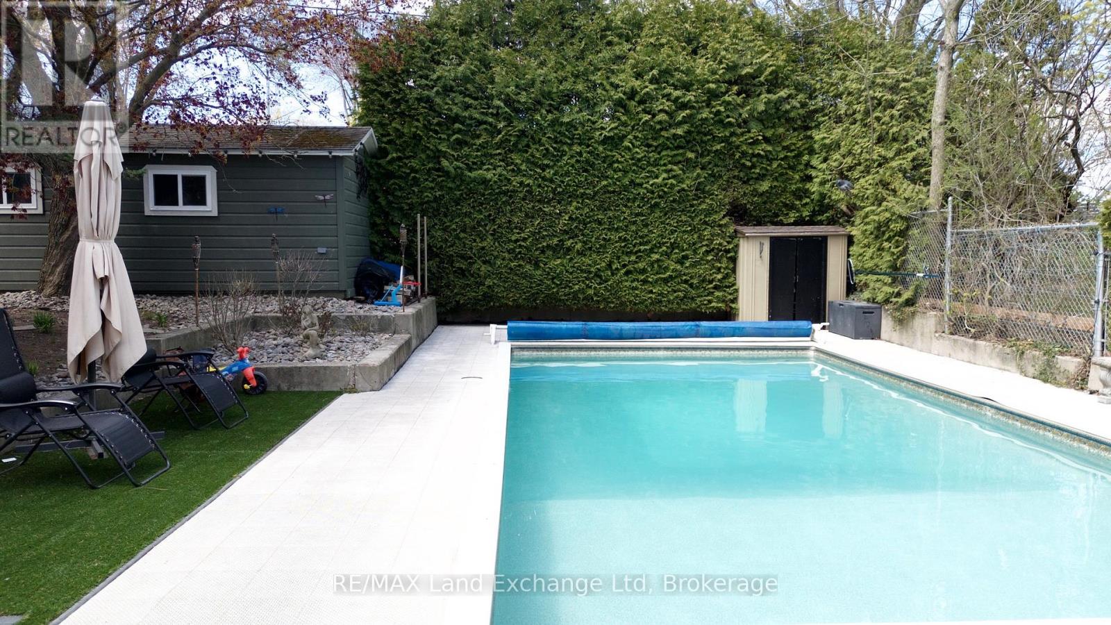320 SUMMIT DRIVE - 40