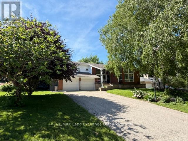 320 SUMMIT DRIVE - 1