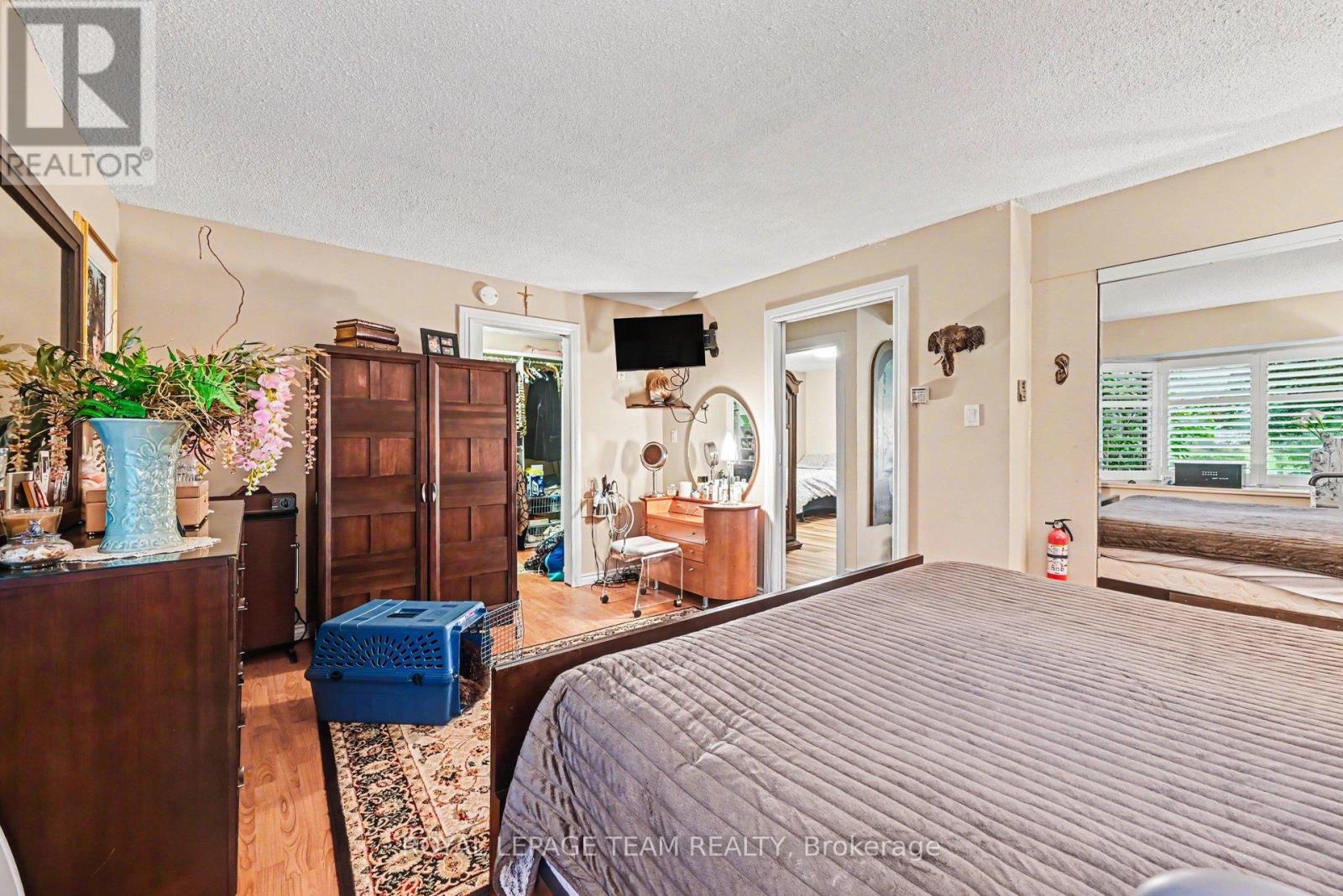 2466 FAIRMILE ROAD N - 25
