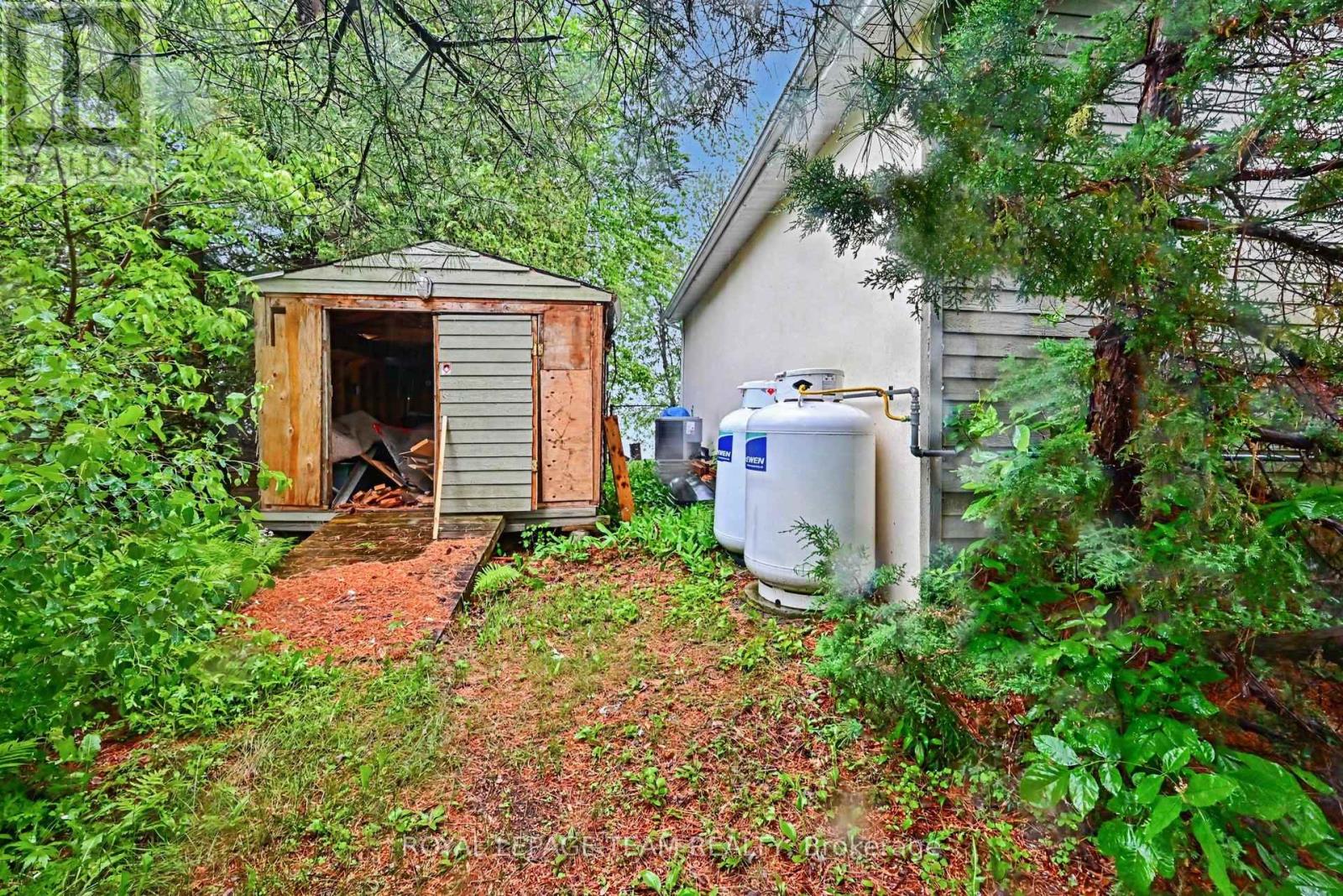 2466 FAIRMILE ROAD N - 39